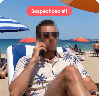 EL DEL "MEDIUM-HIGH": Última vez visto hablando un inglés criminal en la tumbona de la playa.